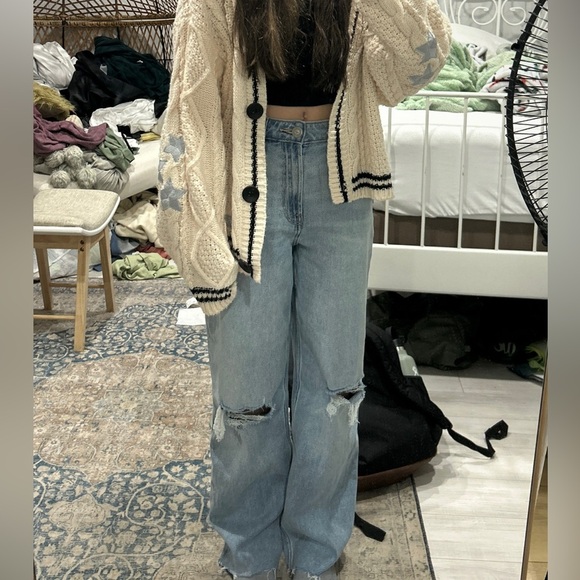 Women's Ultra High-rise Dad Distressed Blue Jeans​ - Picture 8 of 8